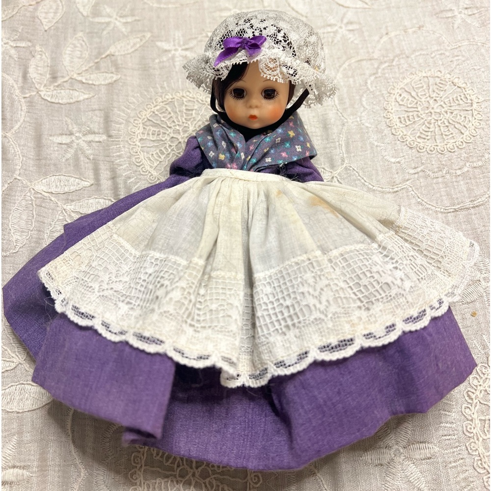 Vintage 8” Madame Alexander doll Marme.